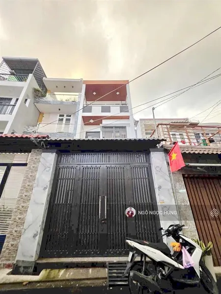 Nhà hxh nhánh 95 lê văn lương q7 giá bán 10 . 8 tỷ thương lượng