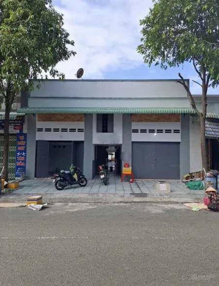 Dãy trọ Mỹ Phước 3, 1 kiot + 4 phòng, hiện cho thuê kín, thu nhập đều đặn. Giá chỉ 1 TỶ 340 TRIỆU, sổ riêng, dễ sang nhượng.