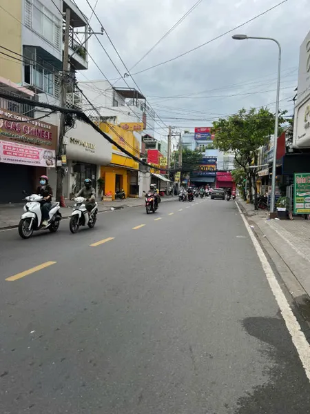 Bán nhà Mặt Tiền Lâm Văn Bền dt:  10,3m x12 m giá 25 tỷ . vị trí vàng.