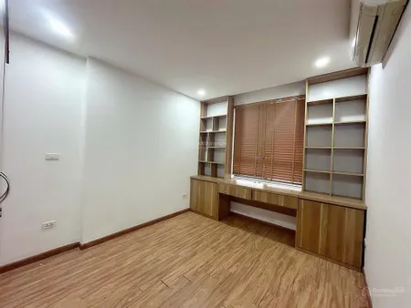 Bán tập thể nghĩa tân tầng 1 lô góc mặt phố kd, cầu giấy dt sàn 70m2 mặt tiền 8m giá 5,5 tỷ