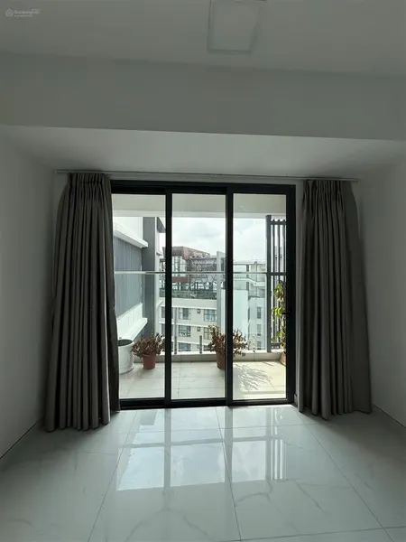 Bán căn hộ diamond alnata 2pn2wc giá 6.1 tỷ bao hết, nhà ntcb view đại lộ thoáng mát