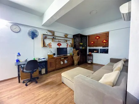 Chính chủ cần bán căn 2 phòng ngủ kđt hồng hà, nhà ở có sổ full đồ. ac quan tâm ib e. 0973 767 ***