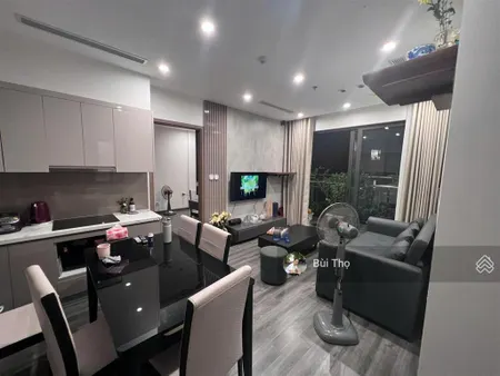 Gia đình cần bán căn 2pn 65m2 full nt toà tk2 the tonkin vinhomes smart city