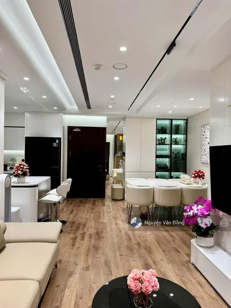 Gia đình cần chuyển nhượng căn 2 ngủ đẹp hoàng thành pearl, đã có sổ, nội thất đầy đủ sẵn ở ngay