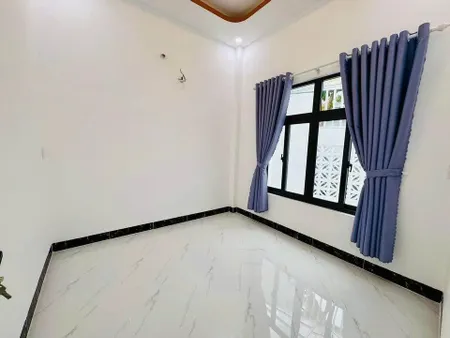 Cần bán gấp căn nhà mới xây nằm ngay cây xăng Thạnh Phú, sổ hồng riêng thổ cư