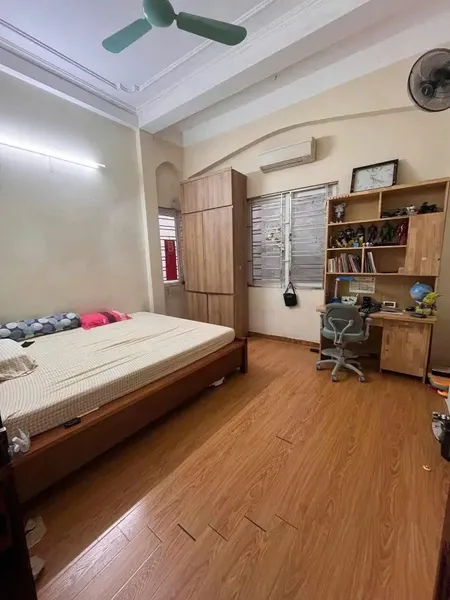 BÁN NHÀ PHỐ CẦU GIẤY – 40M² – 5 TẦNG – MẶT TIỀN 4.5M – GIÁ 8.8 TỶ