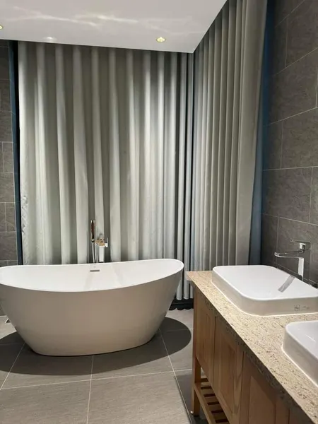 Khu BT Đảo ( the island) là 1 trong nhưng khu đẹp và Vip nhất KĐT Ecopark. Căn nhà được thiết kế đẹp và hiện đại, với xung quanh là hồ nước mang lại cảm giác gần gữi với thiên nhiên. Khu BT Đảo có nhiều loại diên tích (270m2-300m2-450m2-540m2-600m2-720m2-