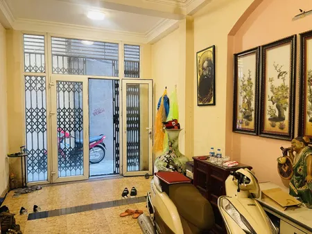 Bán nhà Hào Nam 29.3m² ngang 3.1m giá 8.25 tỷ Phường Ô Chợ Dừa (LH: Zalo 0862299066)