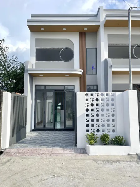 Bán nhà gác lửng 1 tỷ 690tr. Sổ riêng full thổ cư ngay trung tâm hành chính phường Tân Triều
