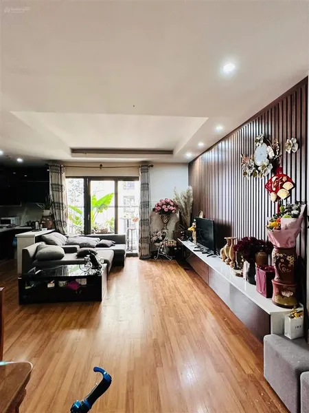 Chính chủ bán gấp căn 3 ngủ home city trung kính, dt 98m2, giá 9 tỷ, sẵn sổ full nội thất