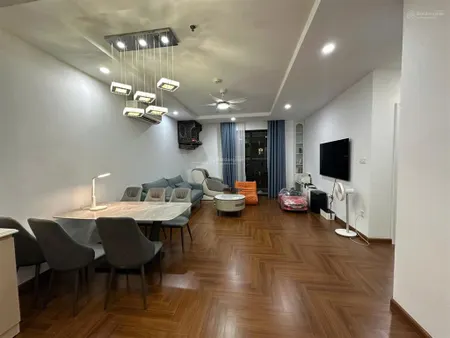 Bán căn 2 ngủ 95m2 tòa t4, nhà sửa full như ảnh, ban công nam thoáng mát. 0813 489 ***