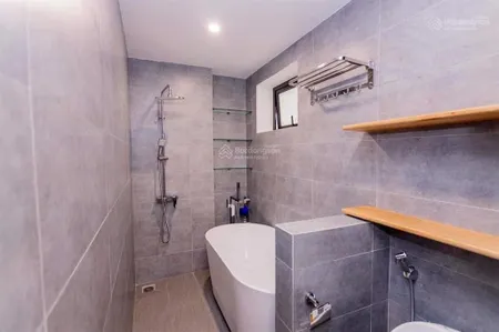 Bán pl vip phố linh lang, ba đình, hà nội. dt 80m2x7 tầng, 2 mt, 3 oto 7 chỗ tránh nhau. giá 36tỷ