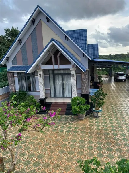 Nhà mặt tiền quốc lộ 14 nhân cơ lâm đồng, 18x100, ao hồ đầy đủ, sổ hồng riêng
