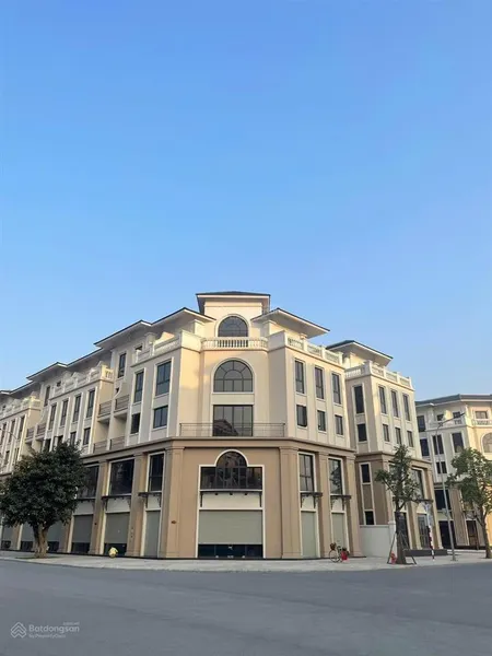 Nhỉnh 12 tỷ căn shophouse trục đại lộ hừng đông 75 m2 mặt đường 25 mét, cạnh trường học, công viên