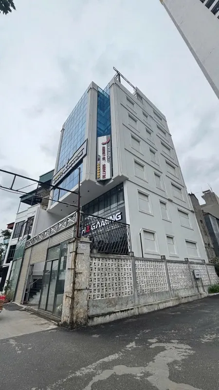 🏢 TÒA NHÀ VĂN PHÒNG MỚI COONG – KIM GIANG, THANH XUÂN.🎯Chỉ 7X tỷ.
👉 191m² – 9 tầng + hầm – mặt tiền 10m – 2 mặt ngõ
👉 Thang máy nhập khẩu, PCCC, điều hòa âm trần