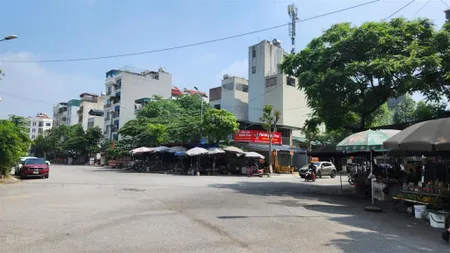 Bán nhà liên kề phố nông quốc chấn, văn khê hà đôngmặt phố lớn kiinh doanh đa dạng136m33 tỷ