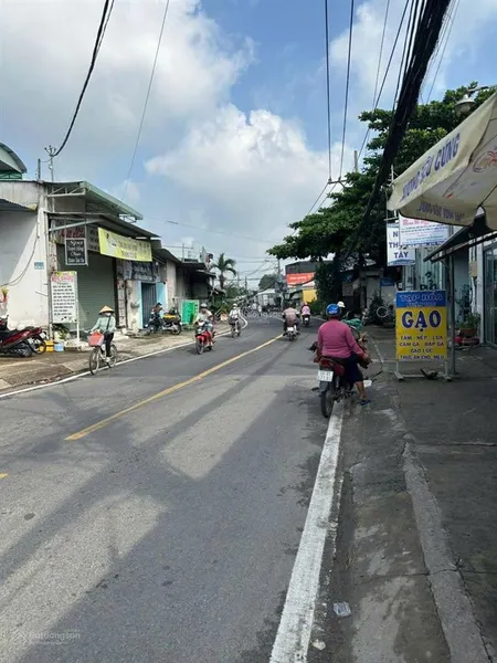 2mt nguyễn thị ngâu thới tam thôn hm hiện đang làm may, dt 7x30 full thổ cư, kẹt tiền bán gấp