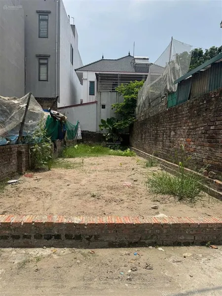 Cần bán 64m2 mt 4,3m đường thông xóm vang, cổ loa.
