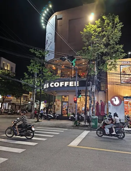 Góc 2 mặt tiền đường núi thành, diện tích 284m2, giá bán 40 tỷ