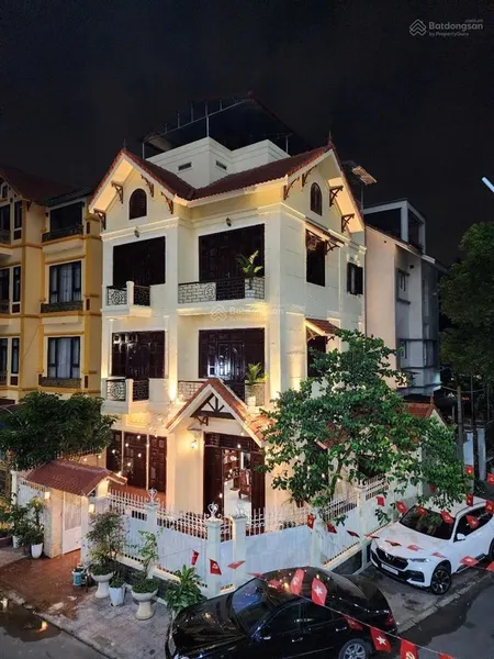 Biệt thự mỹ đình,lô góc mt23m , 143m2,giá40,8tỷ, ô tô dừng đỗ ngày đêm , kinh doanh đỉnh.