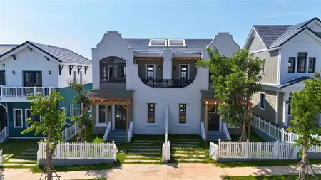 Kẹt tiền cần bán nhanh căn biệt thự song lập 8x20m giá chỉ 4.15 tỷ bao thuế phí, rẻ nhất novaworld
