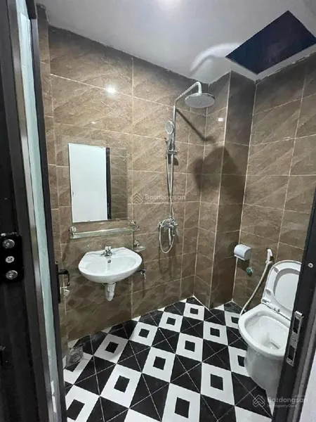 Nhà đẹp phương canh, s3434, 5 tầng, 3 ngủ, giá chỉ 6.350 tỷ