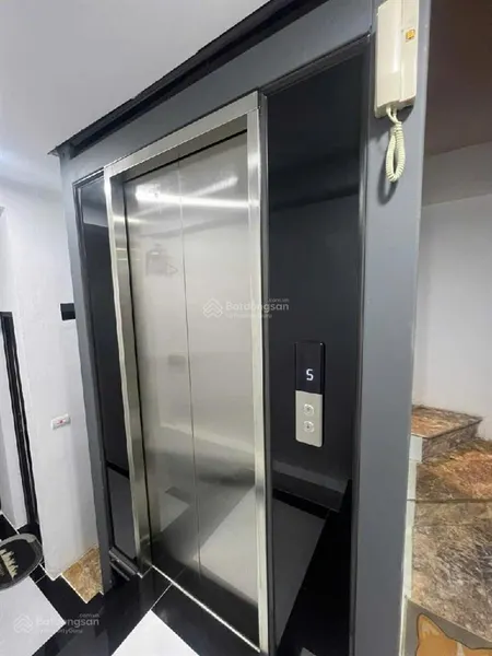 Chỉ nhỉnh 11 tỷ bán nhà thanh bình mỗ lao, 45m, 5 tầng, thang máy, lô góc 3 mặt thoáng.