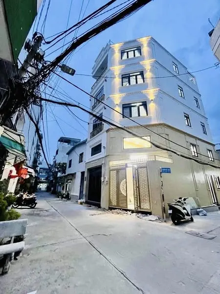 NHÀ ĐẸP LÔ GÓC HXH THÔNG – 2 PHÚT AEON MALL NGANG 5M – 5 TẦNG – GIÁ TỐT 8.X TỶ