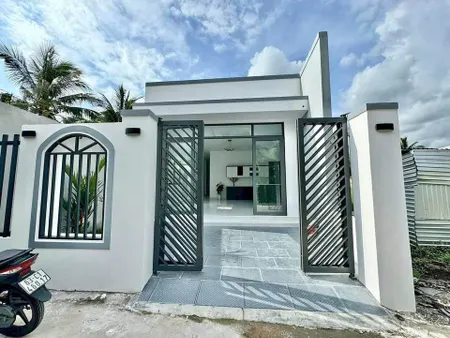 nhà cấp 4 đưa trước 400tr vô ở ngay khu vực Tân Triều