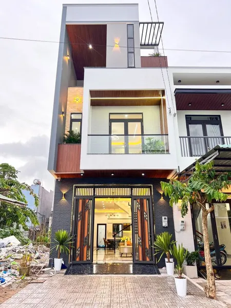 NHÀ MỚI XÂY – 1 TRỆT 2 LẦU – KIẾN TRÚC HIỆN ĐẠI – ĐẸP MẮT – THỦ DẦU MỘT