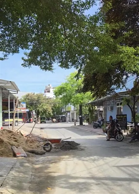 Đất liên chiểu chính chủ có thương lượng, gần chợ, gần trường học, ở hoặc kinh doanh đều tiện lợi.