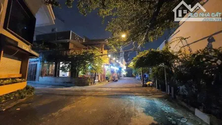 Bán nhà 3 tầng Hẻm xe hơi Trần Hưng Đạo, Quận 1, DT 52m2 ngang 4m4, giá 19 tỷ TL