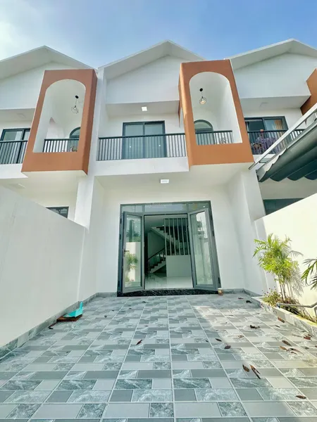 Chỉ còn 1 căn duy nhất nhà 1 trệt 1 lầu sổ hồng riêng thổ cư 100%, ngay trung tâm phường Tân Triều