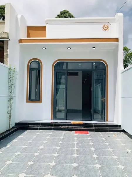 nhà mới xây mẫu hiện đại  gần KDL Bửu Long