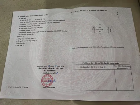 Chính chủ bán lô Full thổ 94.1m2 - '' mặt tiền 4.6m '' '' dài 20.5m''
Giá công khai 27tr/1m2
Đường nhựa ngõ 2 oto tránh nhau có vỉa hè . có gắn vị trí map thật mời nhà đầu tư check