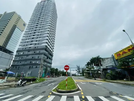 Bán siêu phẩm góc 3 mặt tiền đường phó đức chính sát vương thừa vũ 299m2 ngang 14m
