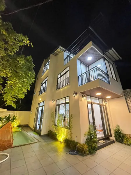 BÁN CĂN VILLA 03 TẦNG HIỆN ĐẠI CÓ HỒ BƠI LỚN CỰC VIP TẠI KIM LONG TP HUẾ