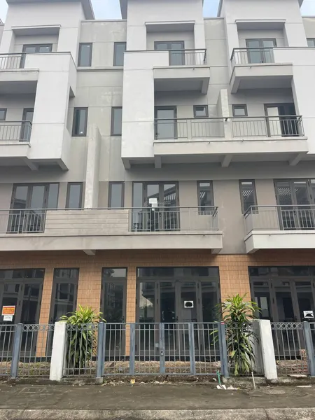 Chuyển nhượng shophouse Centa Diamond 4 tầng thô, giá nhỉnh 5 tỷ, hỗ trợ vay!