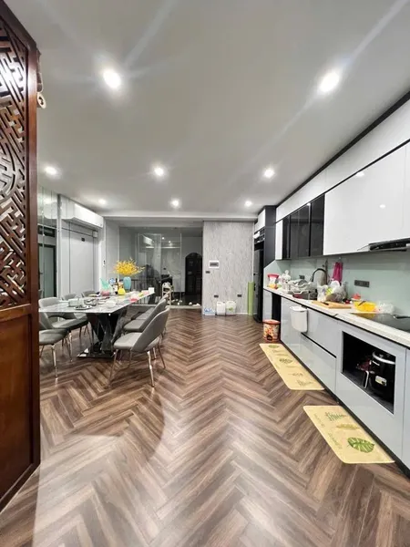Bán nhà Lê Đại Hành, 40m2, 5 tầng thang máy mới đẹp, mặt tiền 4.5m, 14.2 tỷ