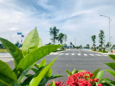 Bán đất full thổ cư, có sổ sẵn- gần chợ, trường học, các tiện ích đầy đủ , có hỗ trợ bank 0 lãi