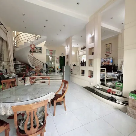Bán nhà mặt tiền 23x28m giá 18 tỷ Lê Thị Hà