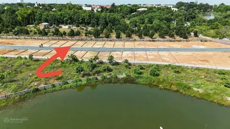 Cần trả lãi ngân hàng bán gấp lô đất xã hòa lạc sát cổng số 8 đhqg. đường 2 oto tránh. ra ql21 300m