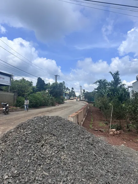 Chính chủ cần Bán đất cách trung tâm thị trấn Dakmil cũ tầm 5p đi xe