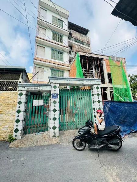 Bán CHDV 5Tầng Ngay Chợ Thủ Đức (Ngang 9m)