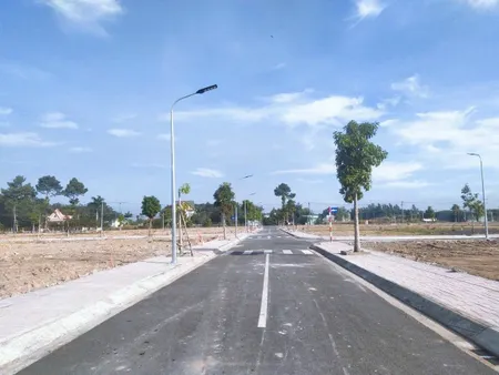 Lô 100m2 (5x20) full thổ cách sân bay Long Thành 7p-Chỉ 10tr/m2 Có sổ