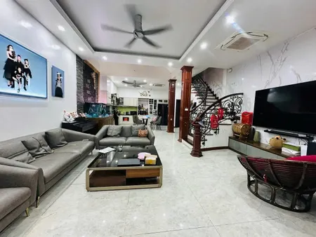 Bán nhà phân lô Trịnh Đình Cửu, ô tô đỗ cửa DT: 100m2 x 4,5 tầng, MT : 5,6m chào giá; 20,5 tỷ