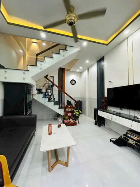 Bán nhà đẹp 4 tầng hẻm đường 2/4 Nha Trang