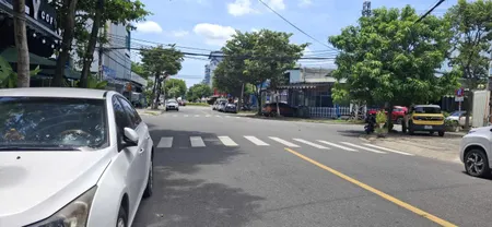 NHÀ 3 TẦNG – MẶT TIỀN 10.5M LỀ 5M – SÁT LÔ GÓC, TRỤC CHÍNH HẢI CHÂU 13 TỶ