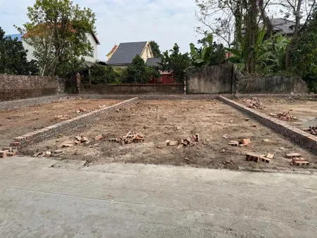 Chính chủ gửi bán lô đất 80/m2 full thổ mặt tiền và hậu 6,20 vị trí lô đất ngay cạnh chợ .