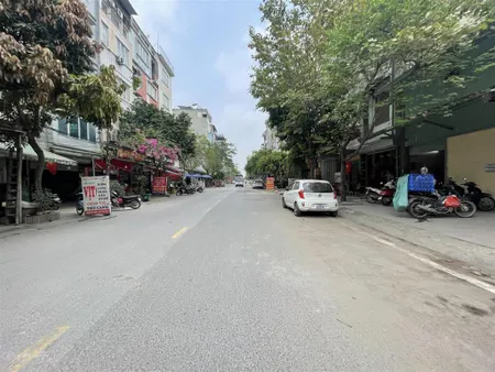 Lô đất víp tại phú diễn 125m2 lô góc mặt tiền gần 6mét. ô tô tải vào đất. giá chỉ 20,9tỷ. sổ đẹp